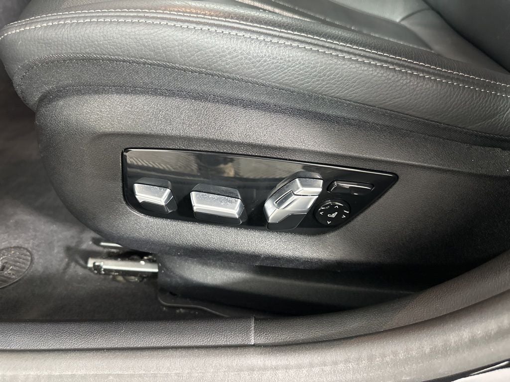 2023 BMW 5 Series M550i xDrive