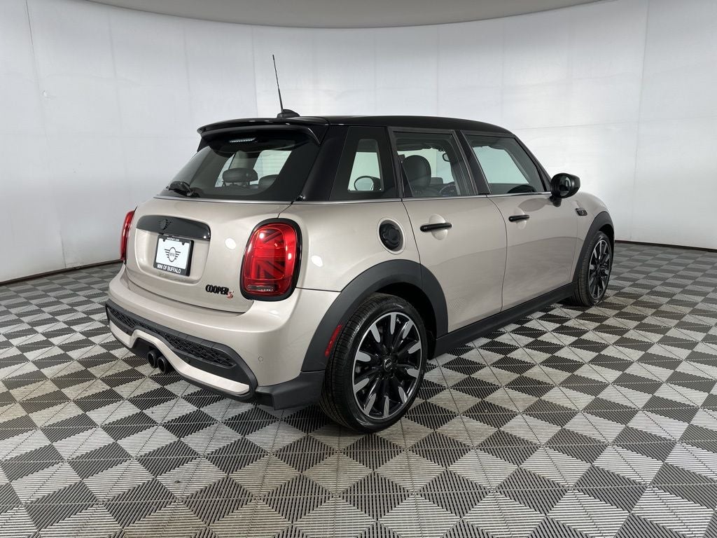 2022 MINI Cooper S Iconic