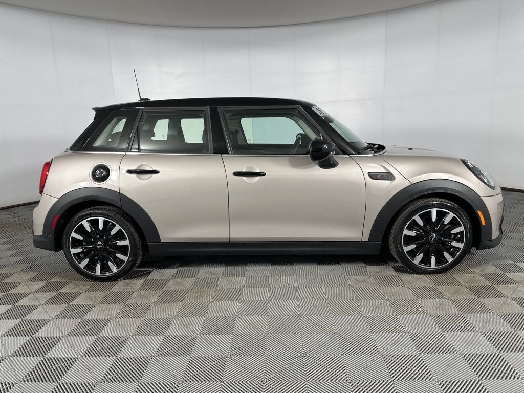 2022 MINI Cooper S Iconic