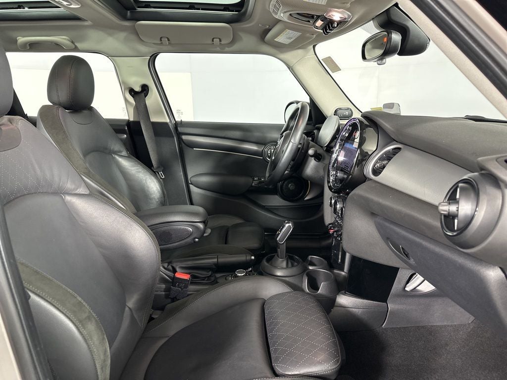 2022 MINI Cooper S Iconic