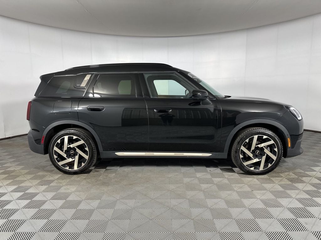 2025 MINI Cooper S Countryman Iconic