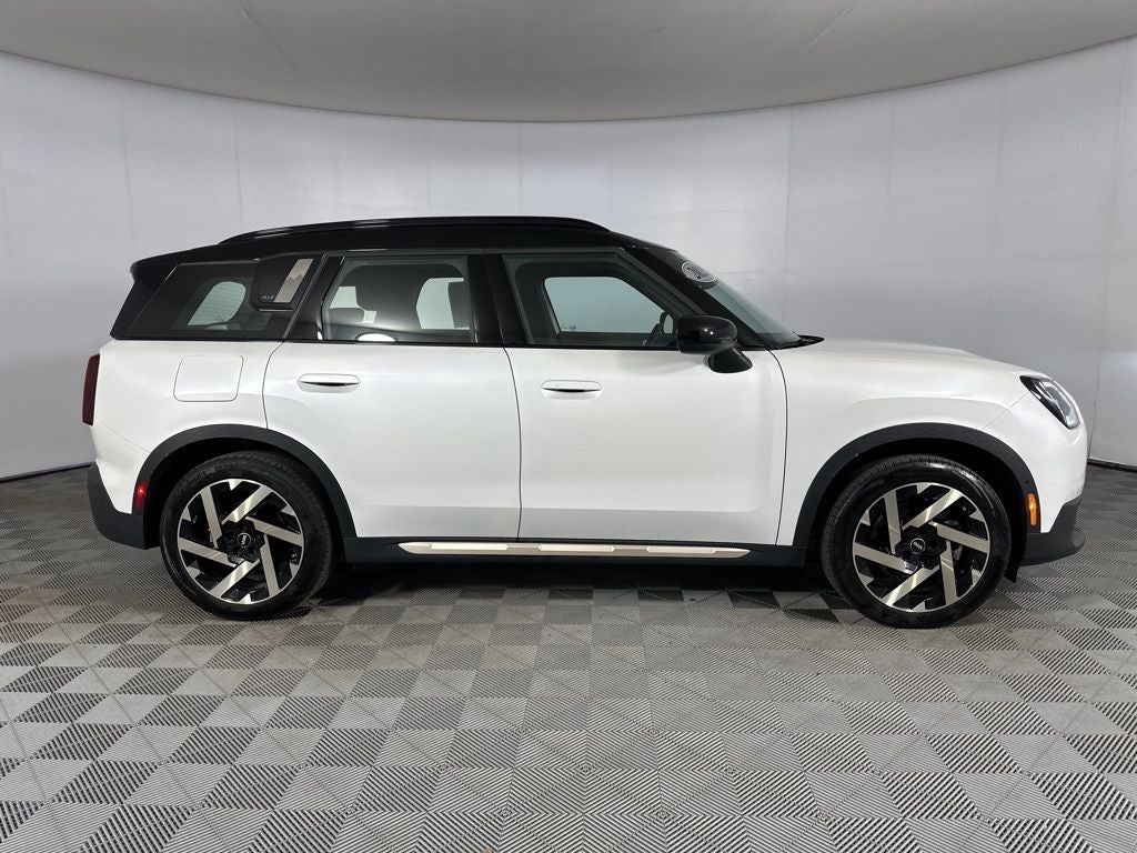 2025 MINI Cooper Countryman Signature Plus SE