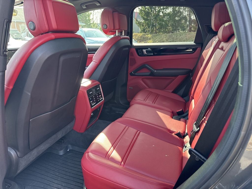 2021 Porsche Cayenne Base