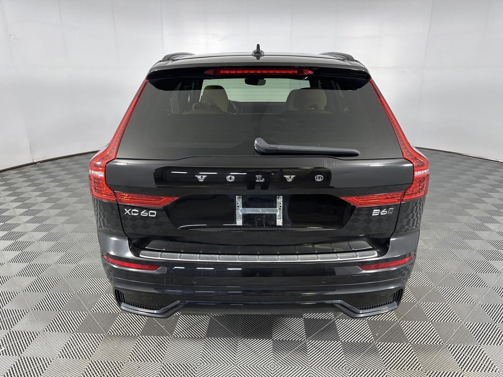 2023 Volvo XC60 Ultimate Dark Theme