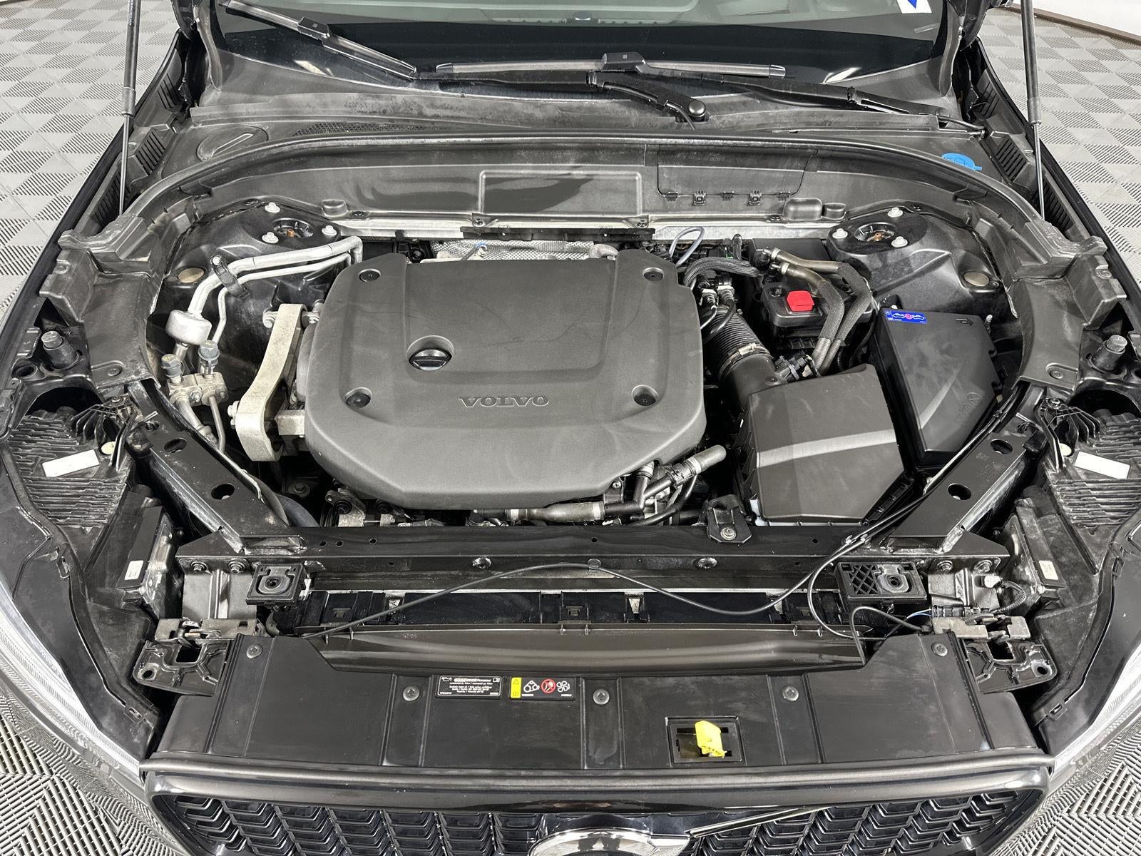 2023 Volvo XC60 Ultimate Dark Theme