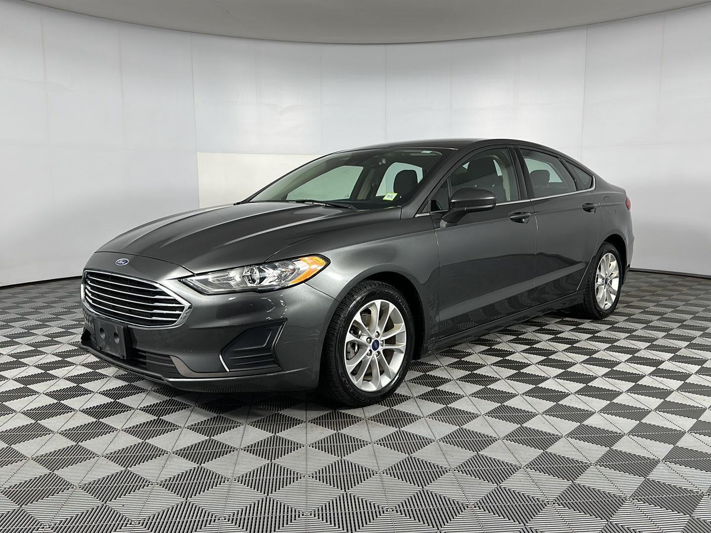 2020 Ford Fusion Hybrid SE