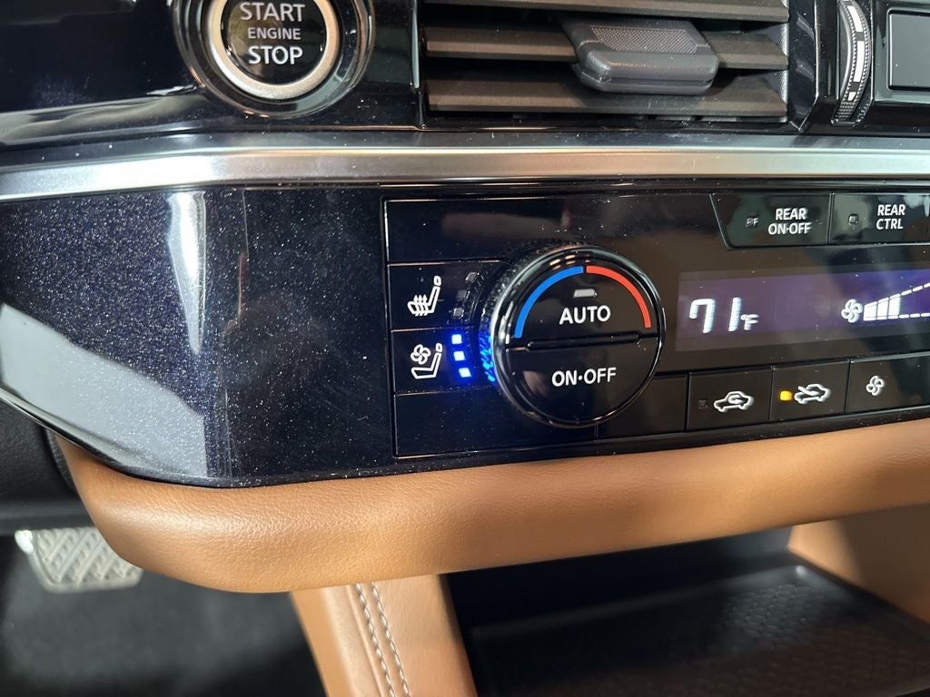 2024 Nissan Pathfinder Platinum