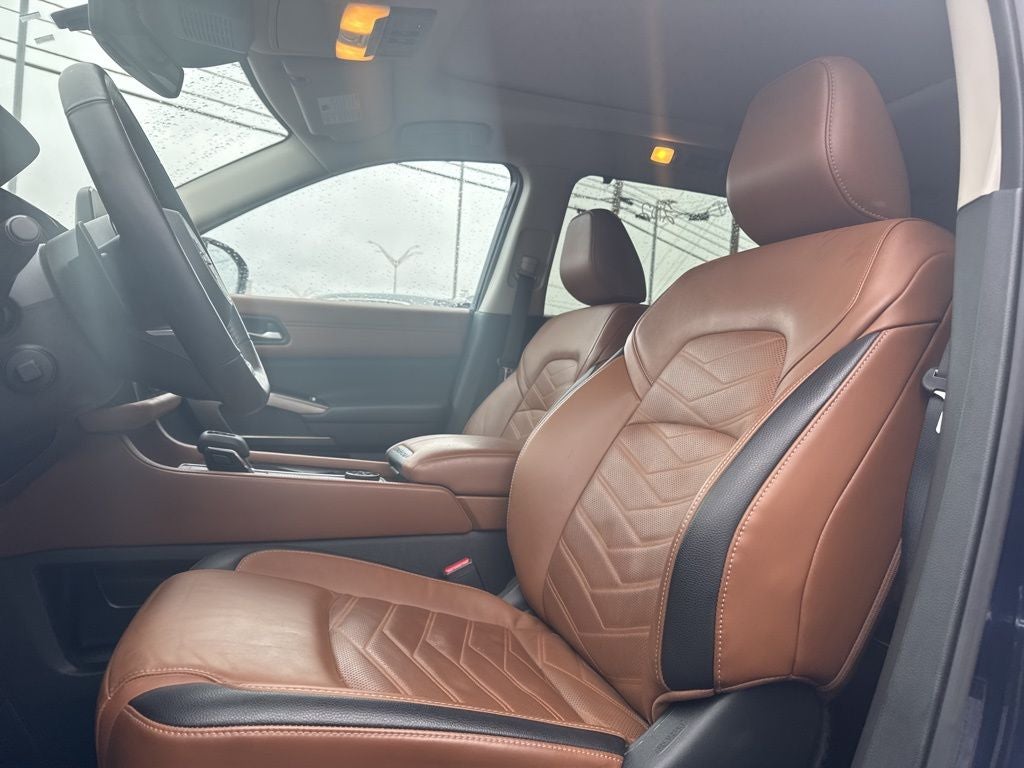 2024 Nissan Pathfinder Platinum