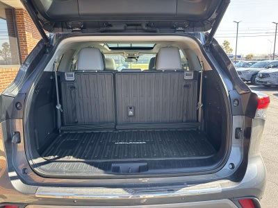 2022 Toyota Highlander Platinum
