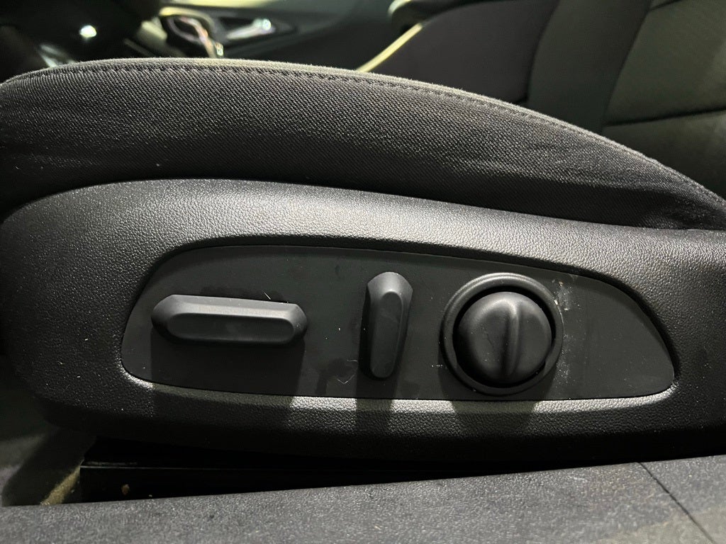 2022 Chevrolet Malibu RS