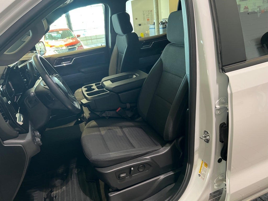 2025 Chevrolet Silverado 1500 LT LT1