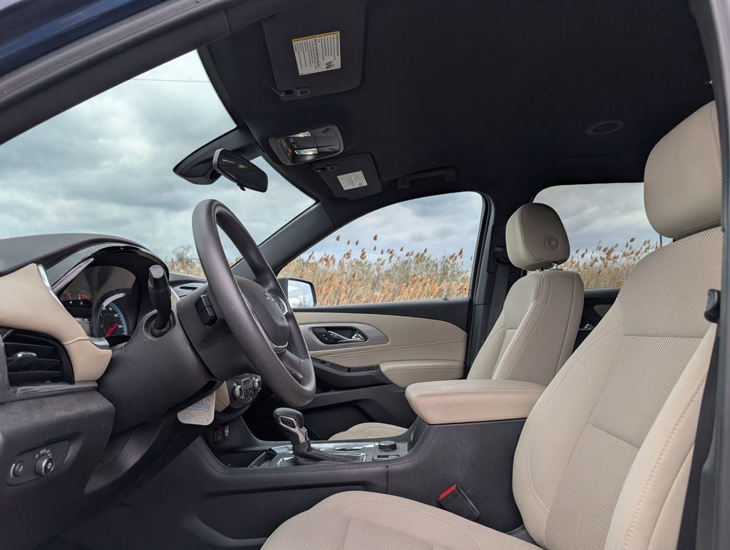 2022 Chevrolet Traverse LS