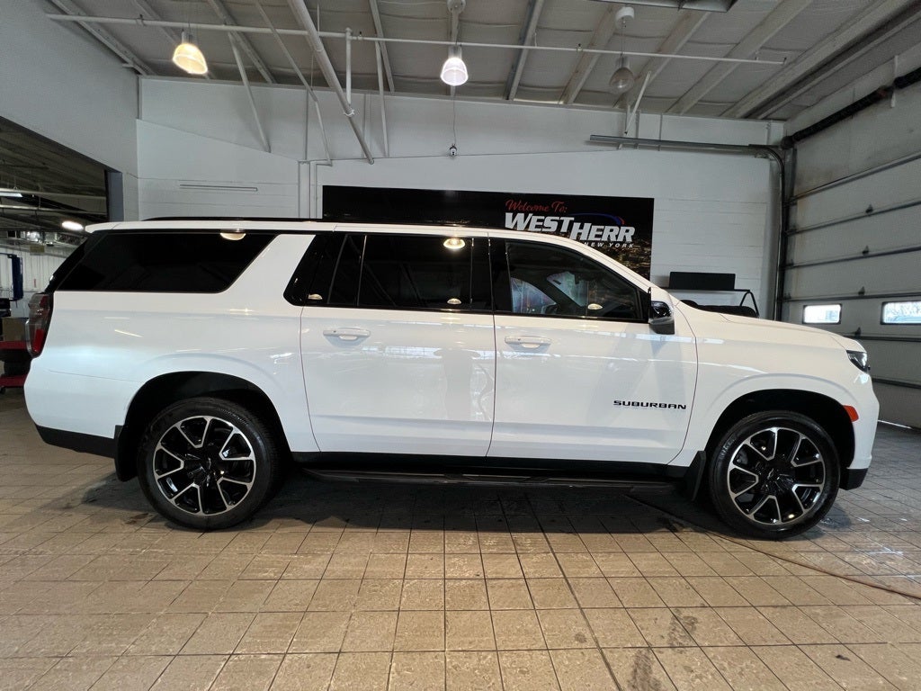 2023 Chevrolet Suburban RST