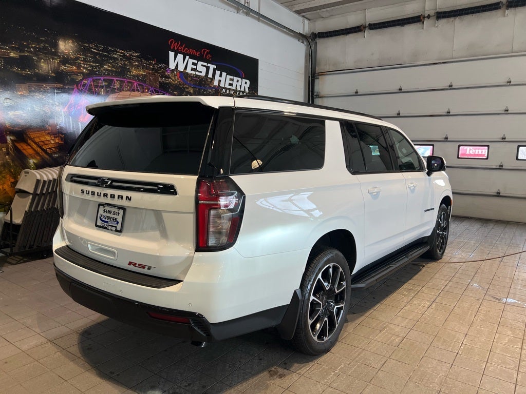 2023 Chevrolet Suburban RST
