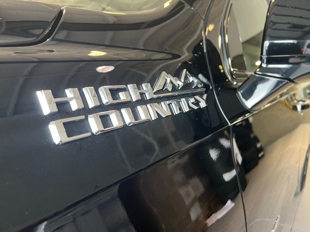 2023 Chevrolet Suburban High Country