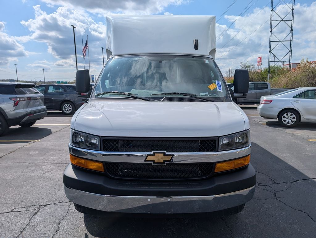 2024 Chevrolet Express 3500 Work Van Cutaway