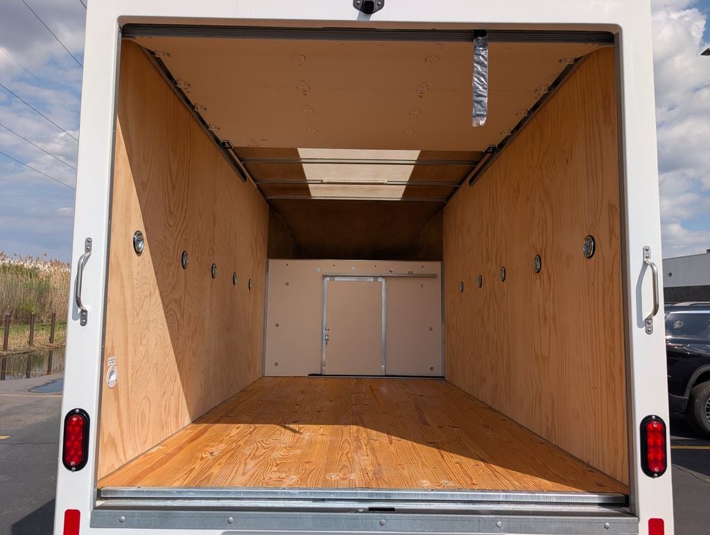 2024 Chevrolet Express 3500 Work Van Cutaway