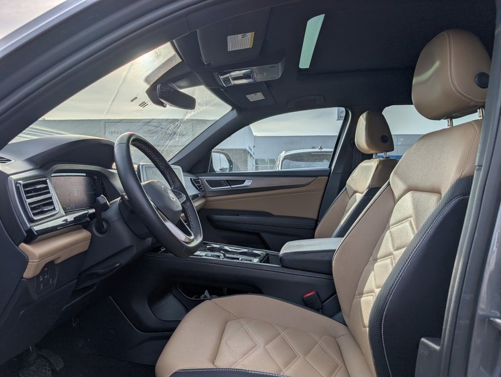 2024 Volkswagen Atlas Cross Sport 2.0T SE w/Technology