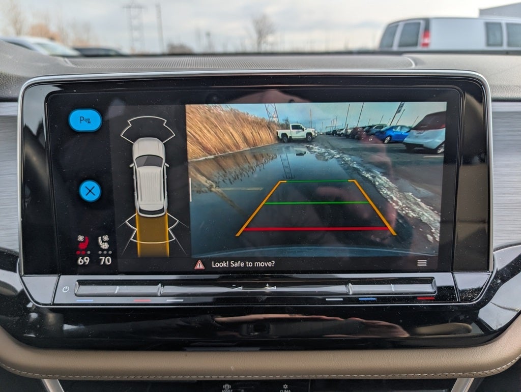 2024 Volkswagen Atlas Cross Sport 2.0T SE w/Technology