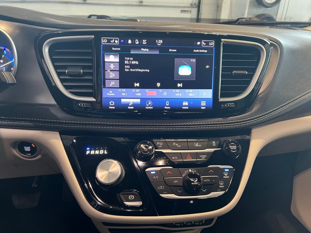 2023 Chrysler Pacifica Hybrid Touring L