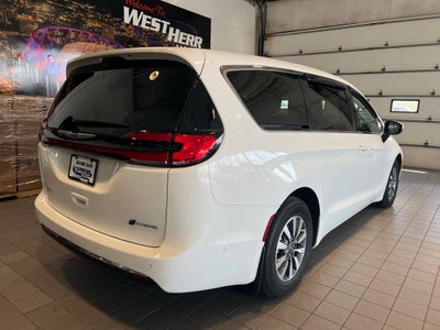 2023 Chrysler Pacifica Hybrid Touring L