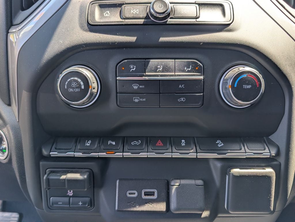 2024 Chevrolet Silverado 2500HD Custom