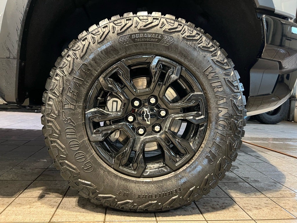 2025 Chevrolet Silverado 1500 ZR2