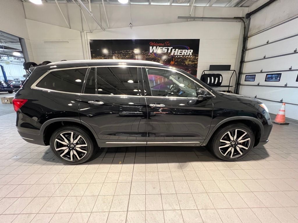 2022 Honda Pilot Touring 8 Passenger