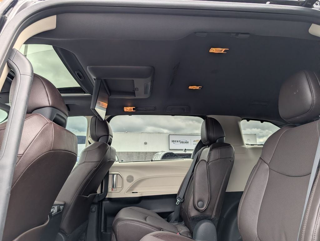 2024 Toyota Sienna Platinum 7 Passenger