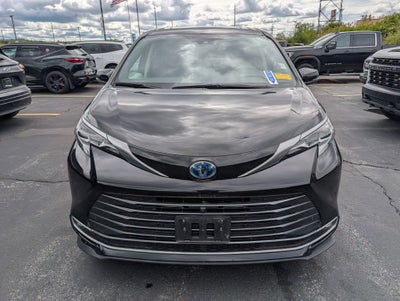 2024 Toyota Sienna Platinum 7 Passenger