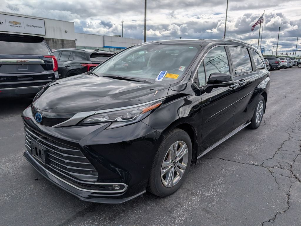 2024 Toyota Sienna Platinum 7 Passenger