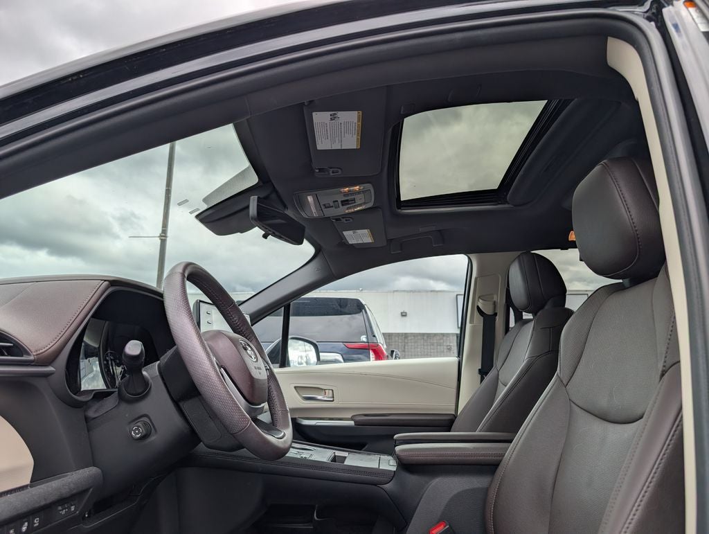 2024 Toyota Sienna Platinum 7 Passenger