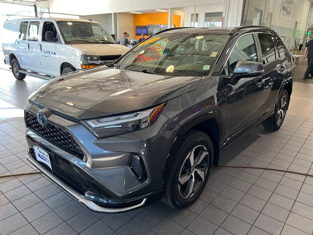 2024 Toyota RAV4 Prime SE