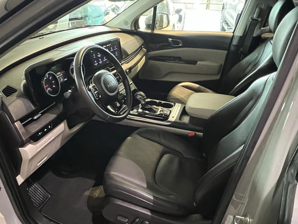 2024 Kia Carnival EX
