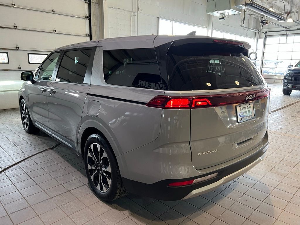 2024 Kia Carnival EX