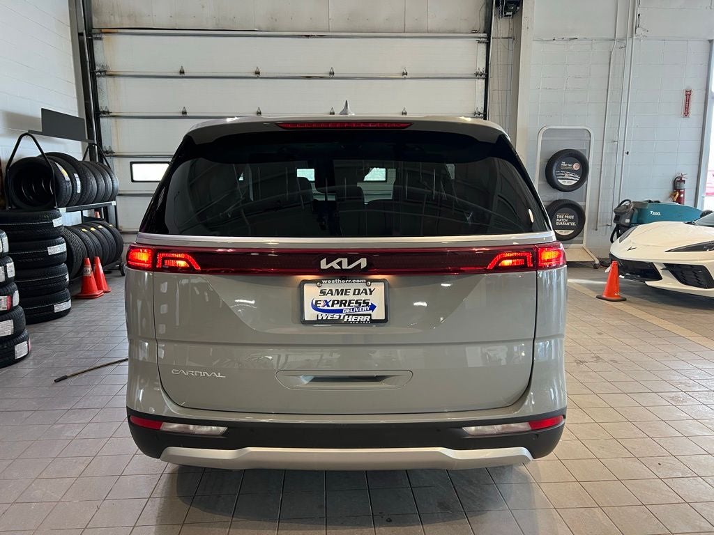 2024 Kia Carnival EX