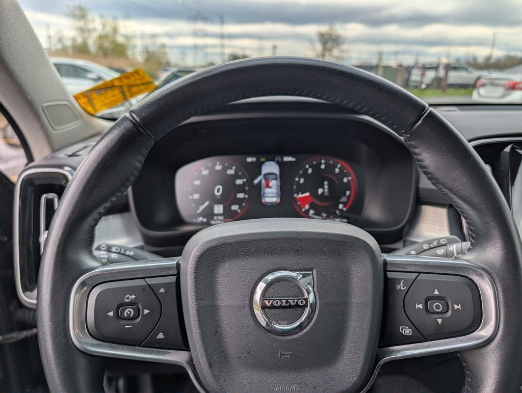 2019 Volvo XC40 Momentum