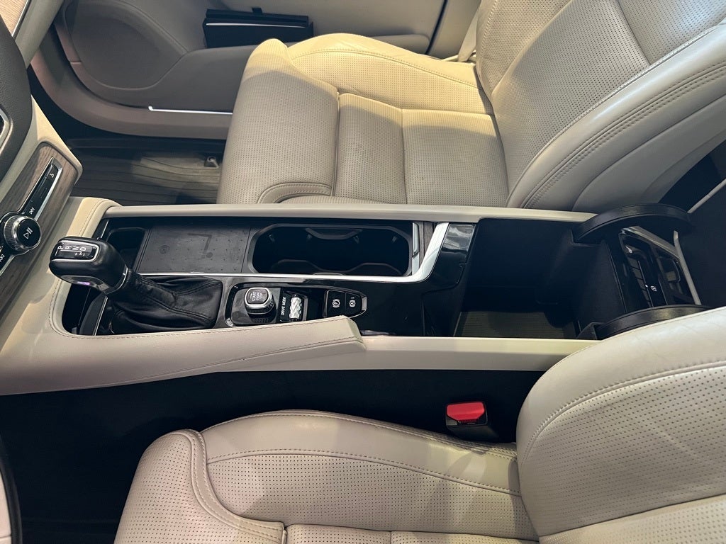2021 Volvo XC90 T6 Inscription