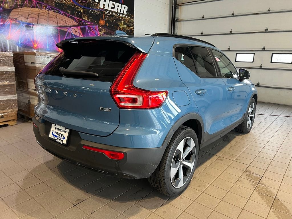 2024 Volvo XC40 B5 Core