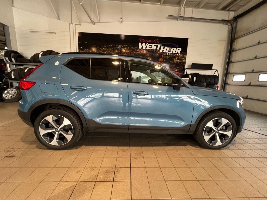 2024 Volvo XC40 B5 Core