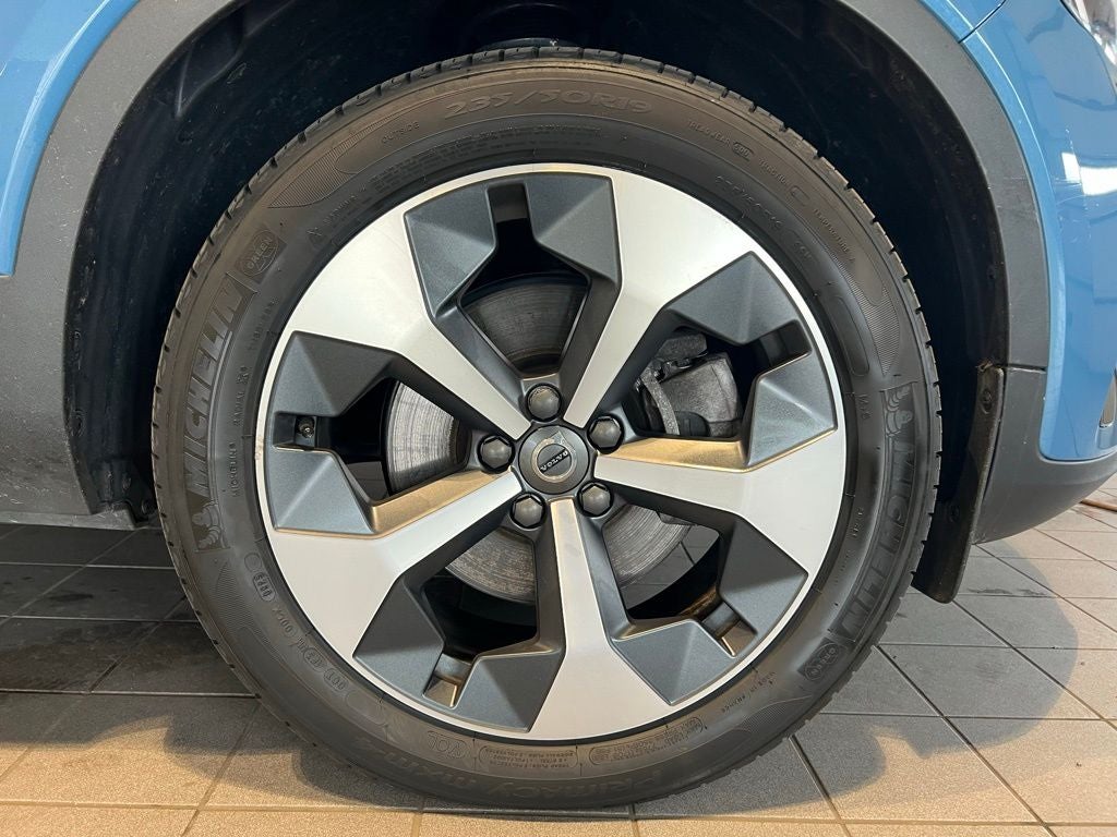 2024 Volvo XC40 B5 Core