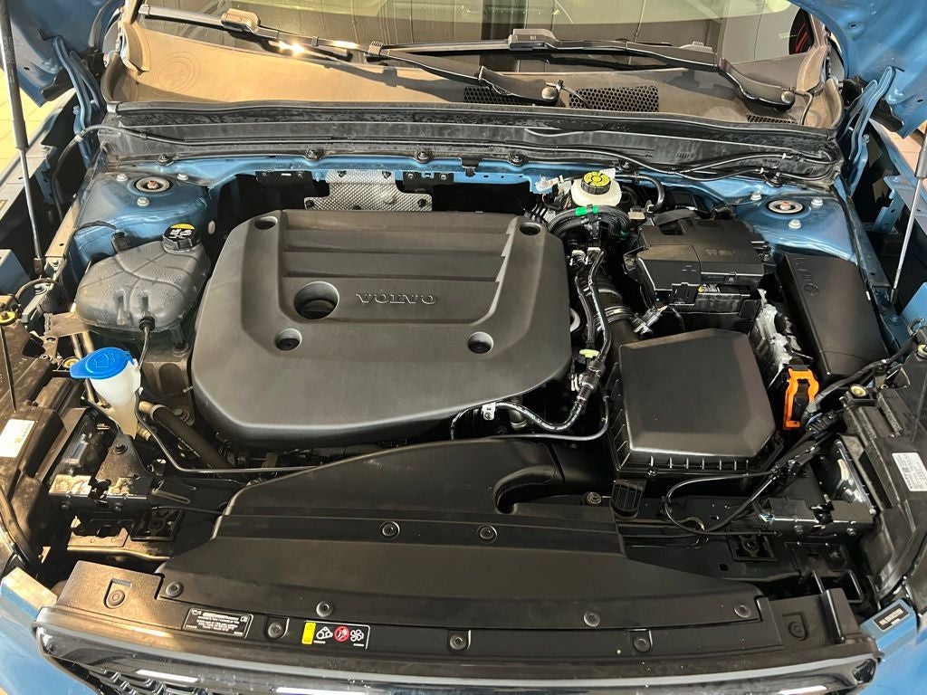 2024 Volvo XC40 B5 Core