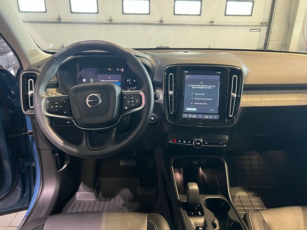 2024 Volvo XC40 B5 Core