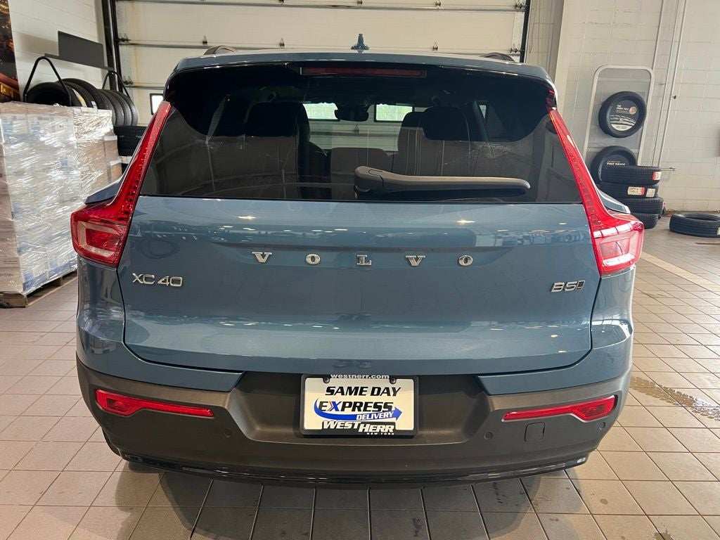 2024 Volvo XC40 B5 Core