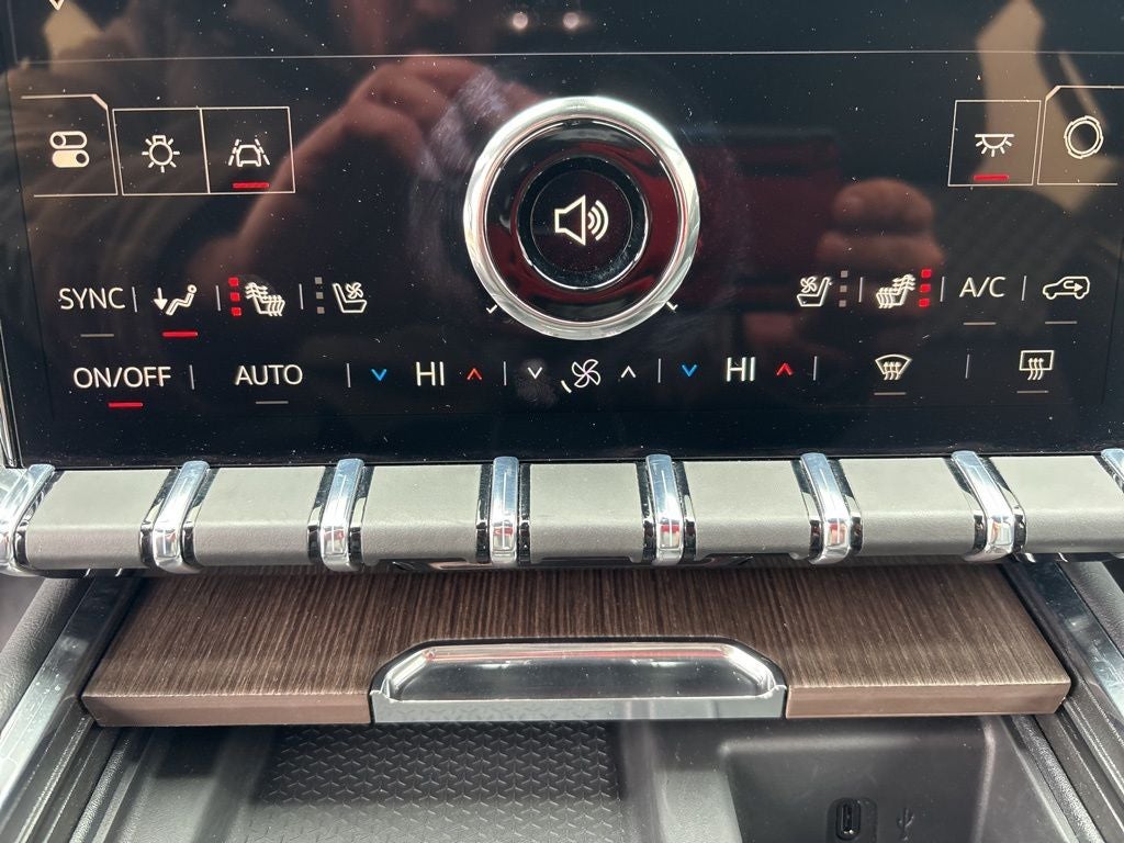 2025 GMC Acadia Denali