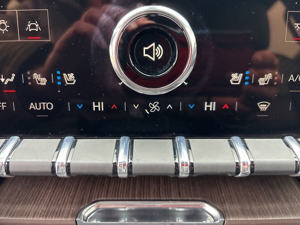 2025 GMC Acadia Denali