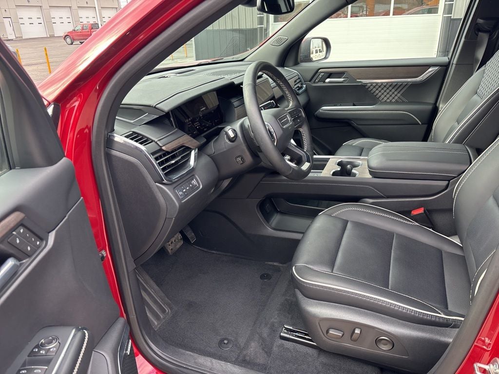 2025 GMC Acadia Denali