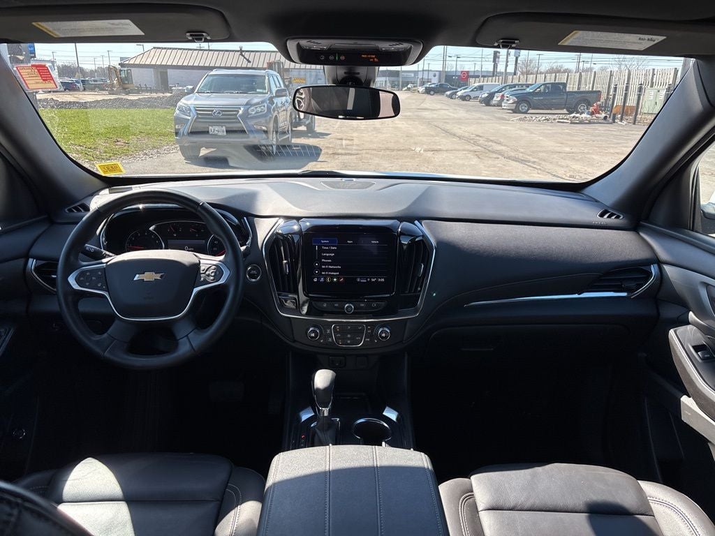 2023 Chevrolet Traverse LT Leather
