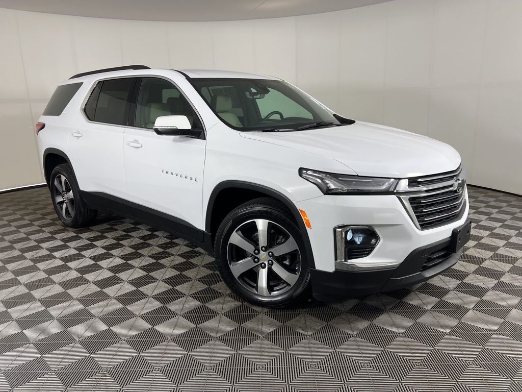 2023 Chevrolet Traverse LT Leather