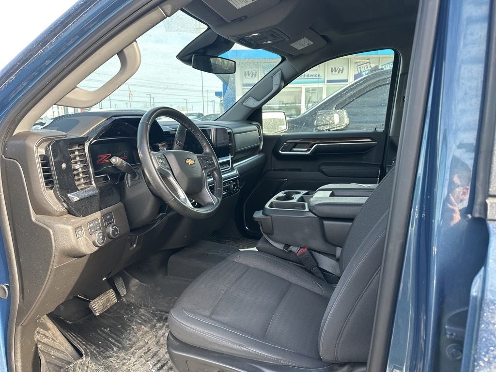 2024 Chevrolet Silverado 1500 LT LT1